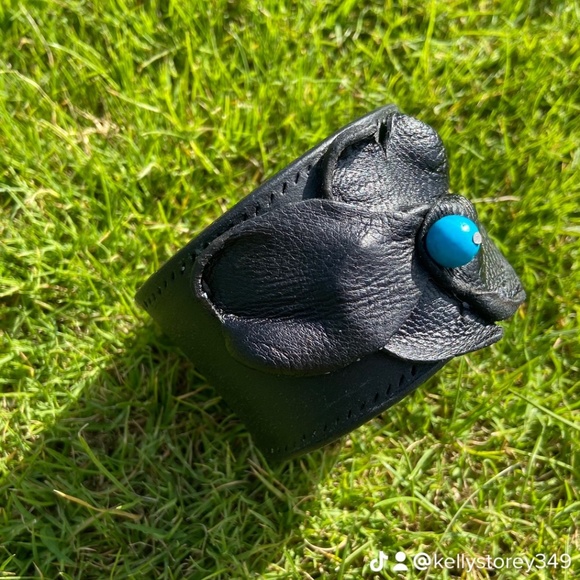 Handmade fully lined black leather cuff( Made by me). - Picture 3 of 4